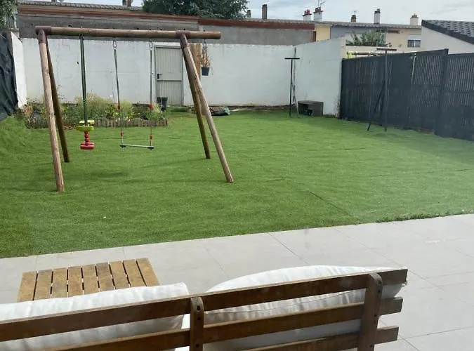 Grande Chambre Privee 18 M2 Dans Maison Proche Gare Et Nancy Thermal