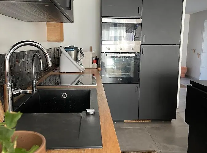 Grande Chambre Privee 18 M2 Dans Maison Proche Gare Et Nancy Thermal Tomblaine