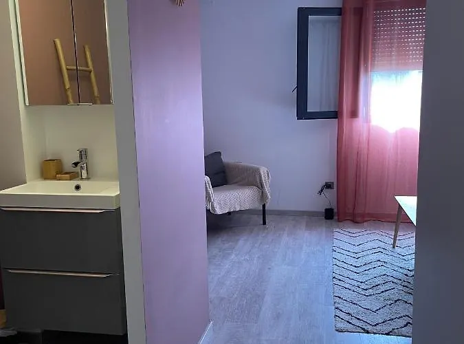 Grande Chambre Privee 18 M2 Dans Maison Proche Gare Et Nancy Thermal Séjour chez l'habitant Tomblaine